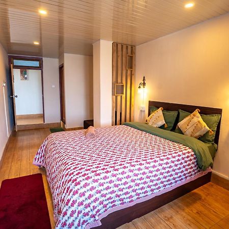 Monratino Himadrie -2 Mins Walk From Mall Road - All Rooms Have Kanchenjunga Mountain View Дарджилінг Екстер'єр фото