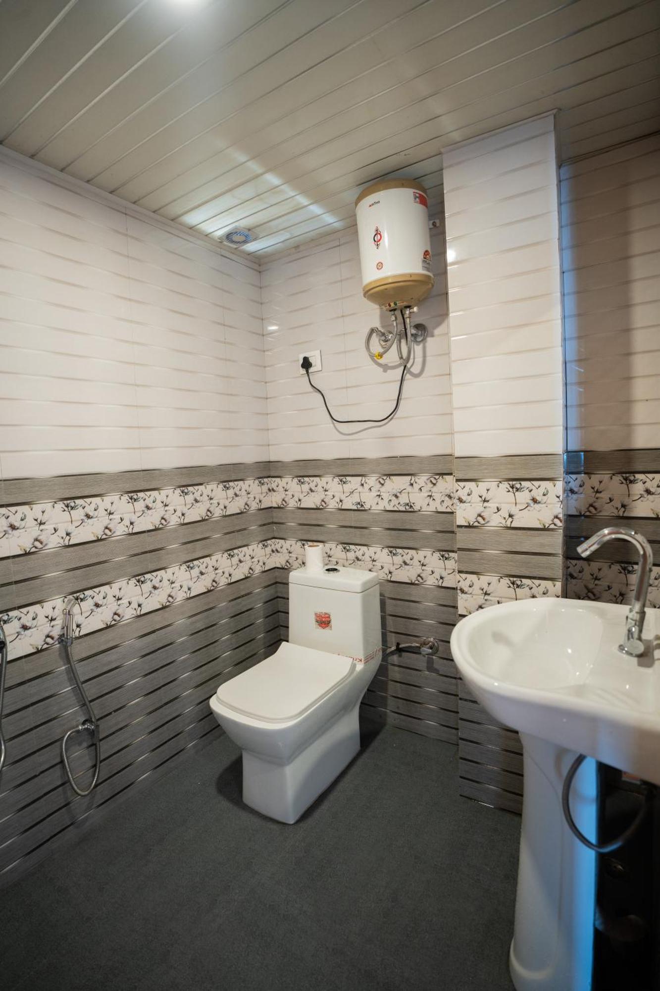 Monratino Himadrie -2 Mins Walk From Mall Road - All Rooms Have Kanchenjunga Mountain View Дарджилінг Екстер'єр фото