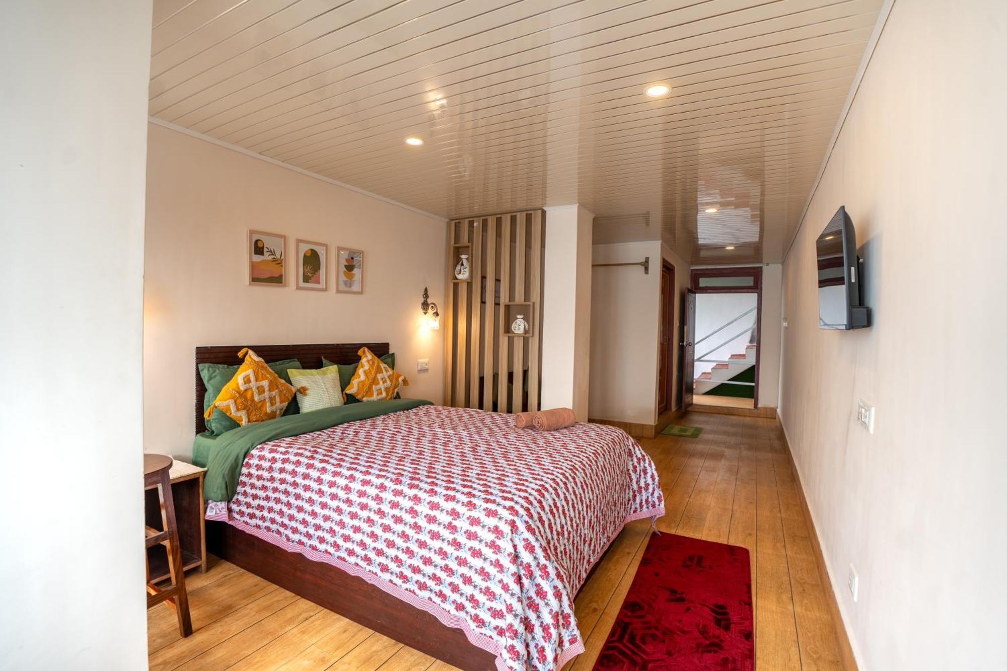 Monratino Himadrie -2 Mins Walk From Mall Road - All Rooms Have Kanchenjunga Mountain View Дарджилінг Екстер'єр фото