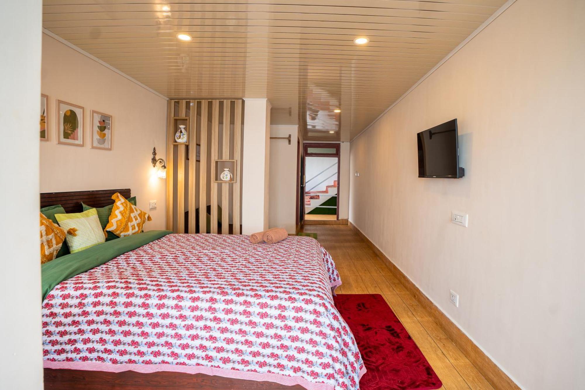 Monratino Himadrie -2 Mins Walk From Mall Road - All Rooms Have Kanchenjunga Mountain View Дарджилінг Екстер'єр фото