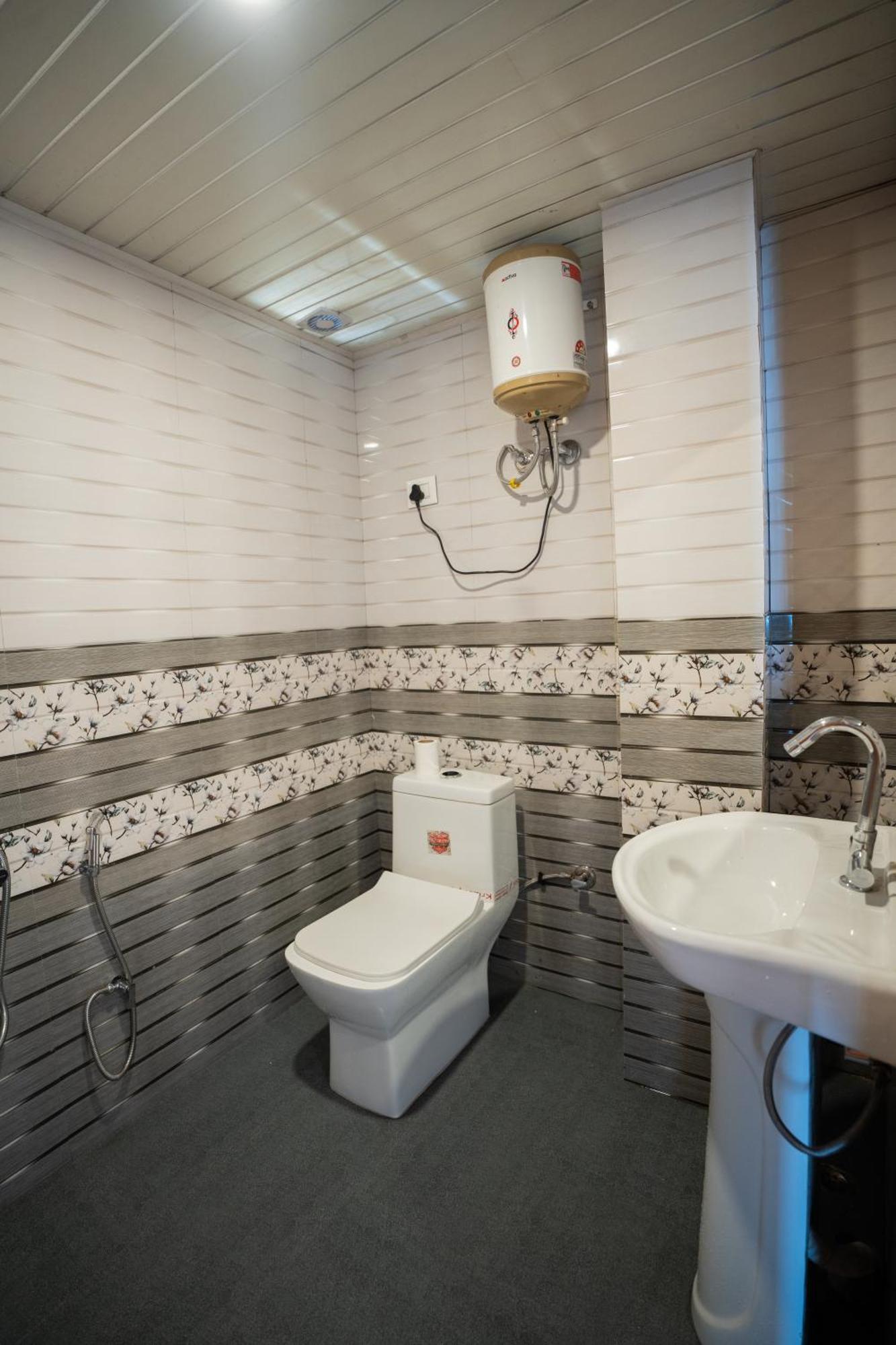 Monratino Himadrie -2 Mins Walk From Mall Road - All Rooms Have Kanchenjunga Mountain View Дарджилінг Екстер'єр фото