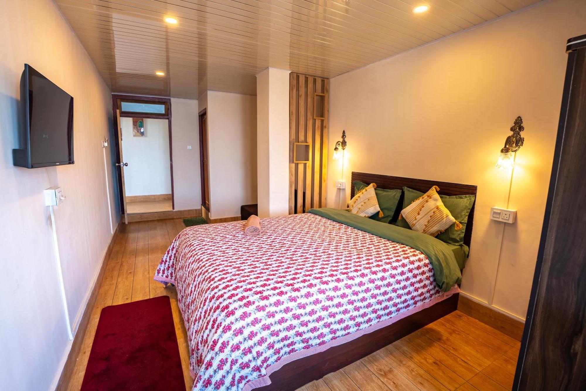 Monratino Himadrie -2 Mins Walk From Mall Road - All Rooms Have Kanchenjunga Mountain View Дарджилінг Екстер'єр фото