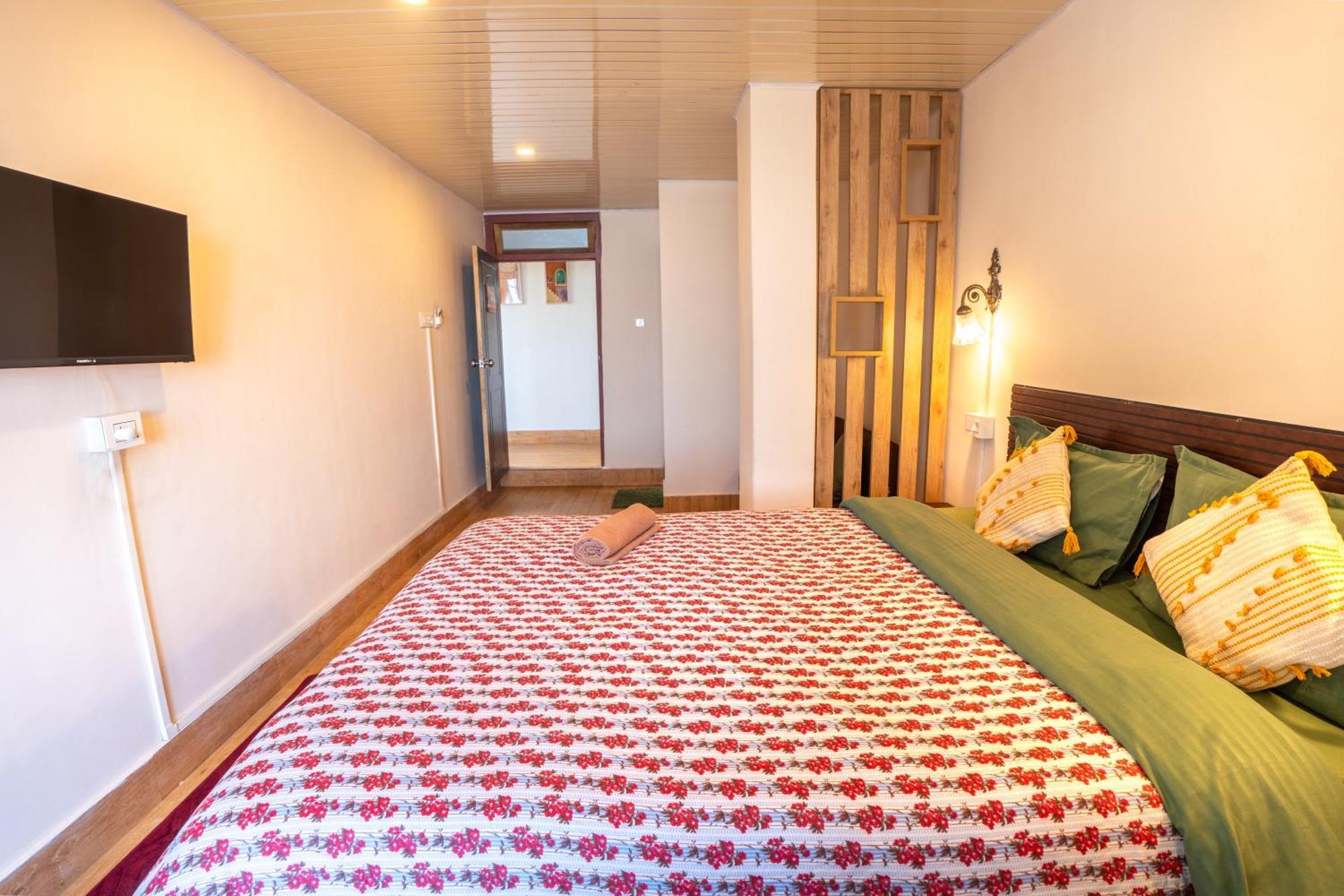 Monratino Himadrie -2 Mins Walk From Mall Road - All Rooms Have Kanchenjunga Mountain View Дарджилінг Екстер'єр фото